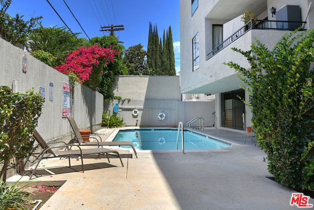 4443 Ventura Canyon Avenue 304, Sherman Oaks, CA 91423