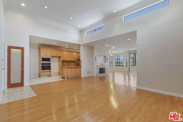 4443 Ventura Canyon Avenue 304, Sherman Oaks, CA 91423