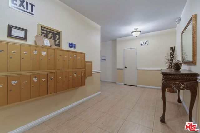 4443 Ventura Canyon Avenue 304, Sherman Oaks, CA 91423