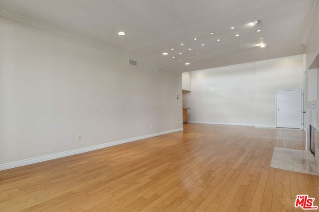 4443 Ventura Canyon Avenue 304, Sherman Oaks, CA 91423