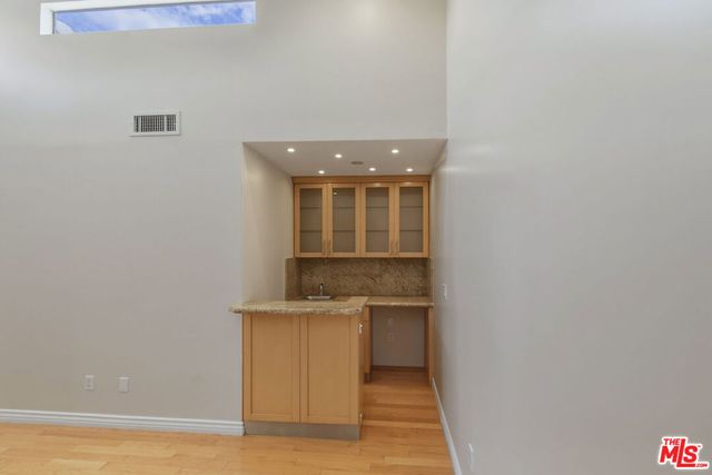 4443 Ventura Canyon Avenue 304, Sherman Oaks, CA 91423