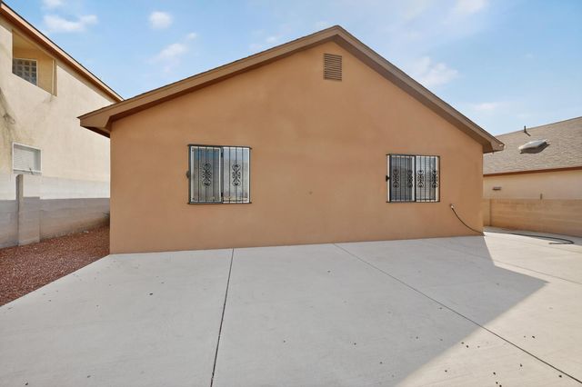 1219 Gem Court SW, Albuquerque, NM 87121