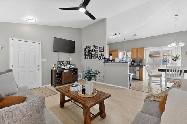 1219 Gem Court SW, Albuquerque, NM 87121