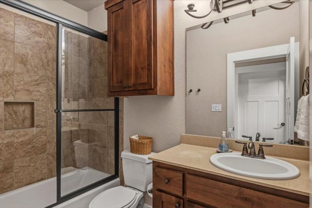 138 Wood Hollow CT, Bastrop, TX 78602