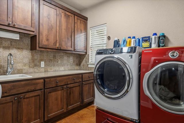 138 Wood Hollow CT, Bastrop, TX 78602