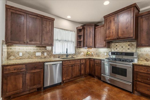 138 Wood Hollow CT, Bastrop, TX 78602