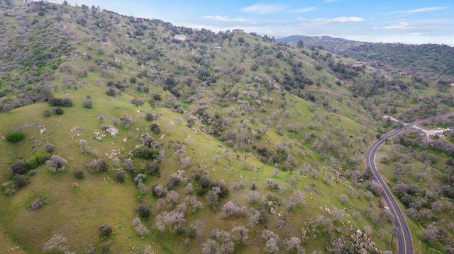 Drake Court, Tehachapi, CA 93561