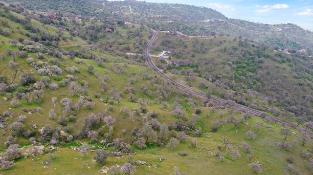 Drake Court, Tehachapi, CA 93561