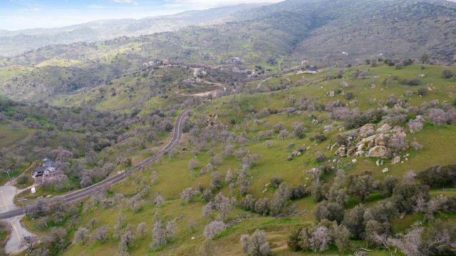 Drake Court, Tehachapi, CA 93561