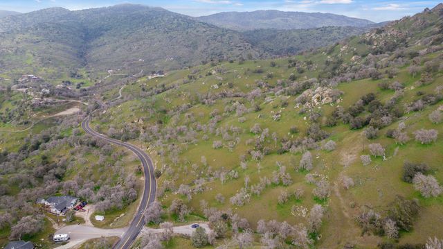 Drake Court, Tehachapi, CA 93561