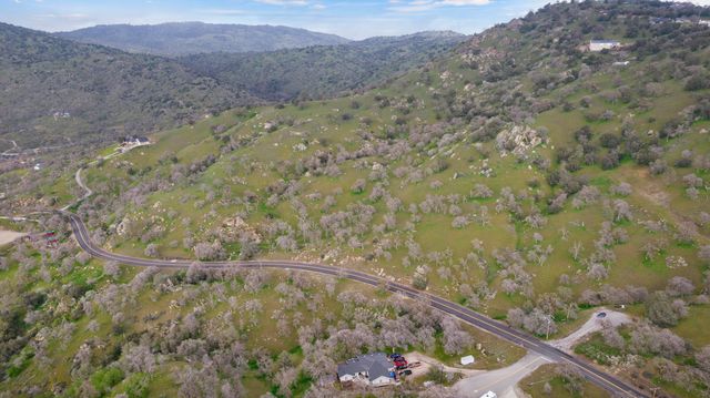 Drake Court, Tehachapi, CA 93561