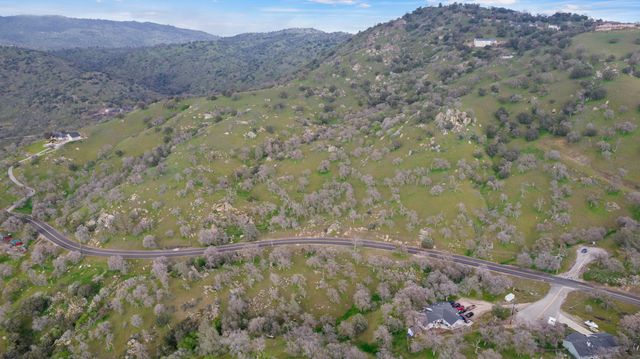 Drake Court, Tehachapi, CA 93561