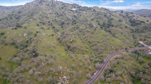 Drake Court, Tehachapi, CA 93561