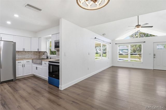 1163 SE 2nd Street, Crystal River, FL 34429