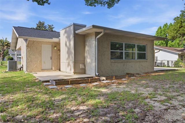 1163 SE 2nd Street, Crystal River, FL 34429