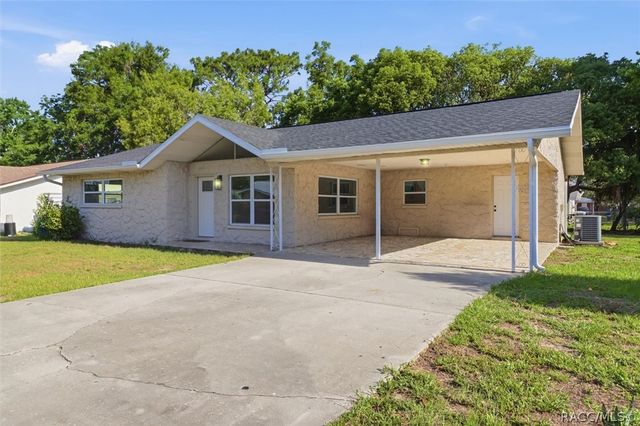 1163 SE 2nd Street, Crystal River, FL 34429