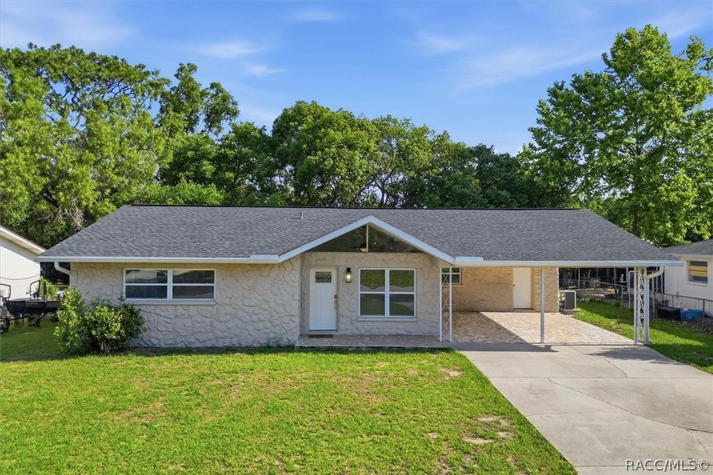 1163 SE 2nd Street, Crystal River, FL 34429