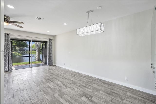 2062 E Discovery Cir E, Deerfield Beach, FL 33442