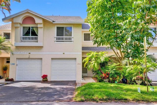 2062 E Discovery Cir E, Deerfield Beach, FL 33442