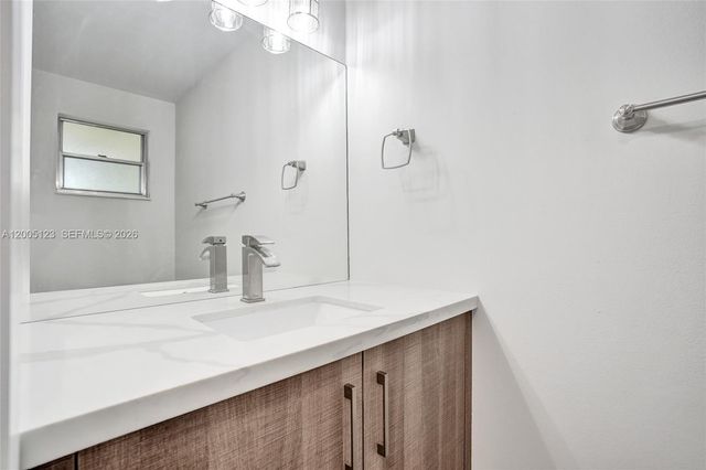 2062 E Discovery Cir E, Deerfield Beach, FL 33442
