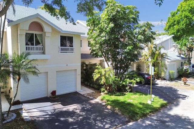 2062 E Discovery Cir E, Deerfield Beach, FL 33442