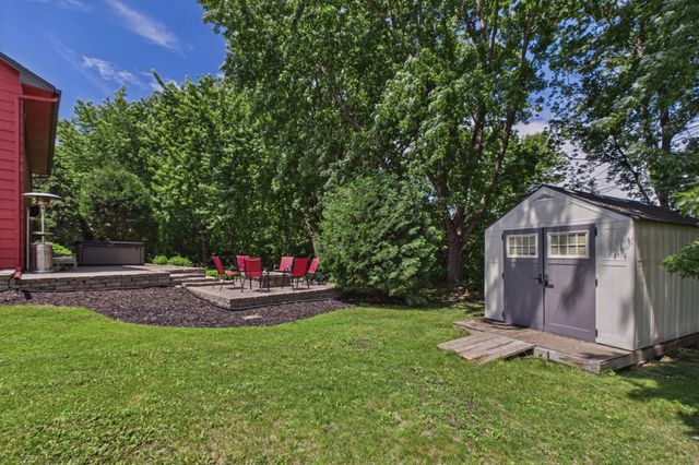 2208 Grimm Road, Chaska, MN 55318