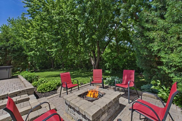 2208 Grimm Road, Chaska, MN 55318