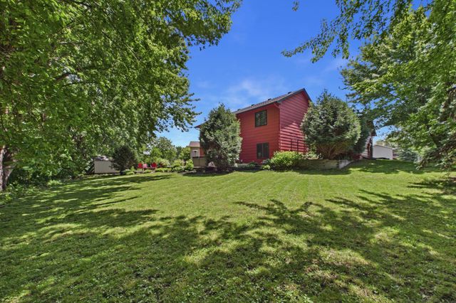 2208 Grimm Road, Chaska, MN 55318