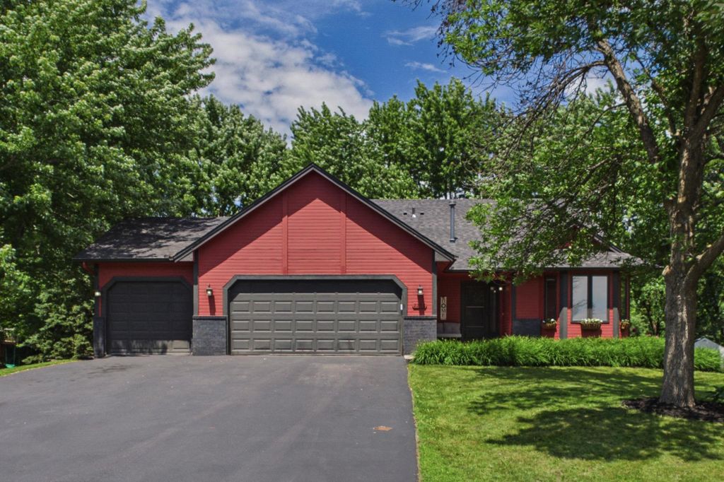 2208 Grimm Road, Chaska, MN 55318