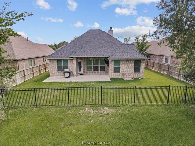 2628 Forest Oaks Drive, College Station, TX 77845