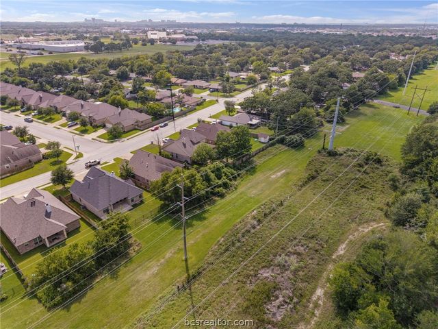 2628 Forest Oaks Drive, College Station, TX 77845