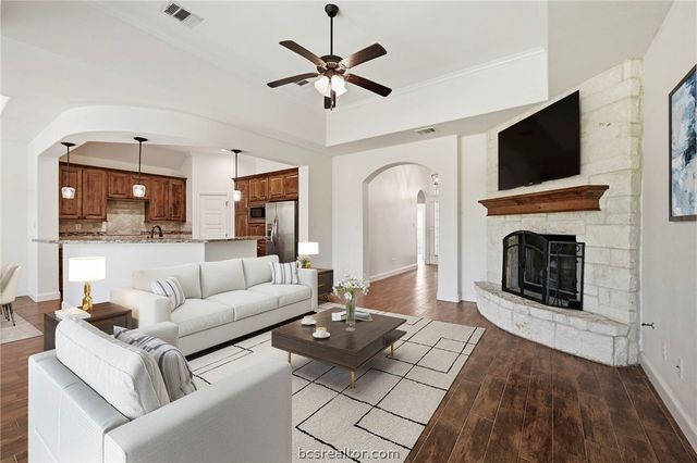 2628 Forest Oaks Drive, College Station, TX 77845