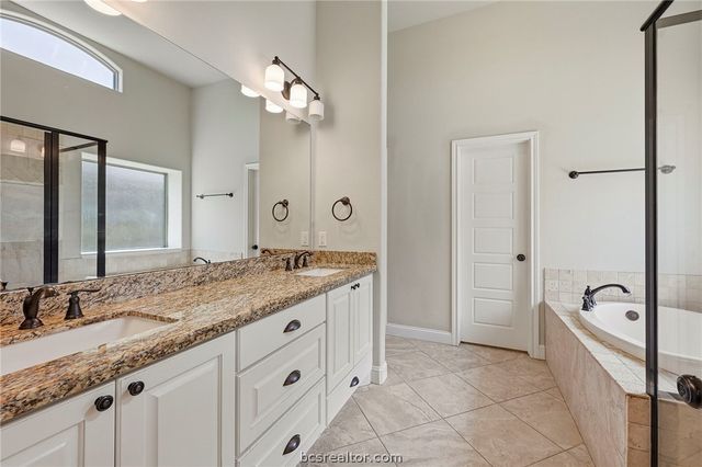2628 Forest Oaks Drive, College Station, TX 77845