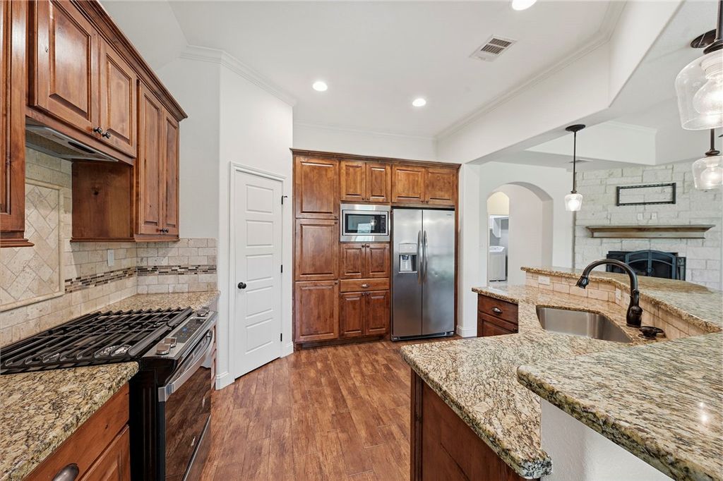 2628 Forest Oaks Drive, College Station, TX 77845 — photo 4