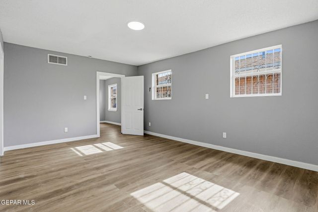 1051 SAINT JOHNS Drive, El Paso, TX 79903