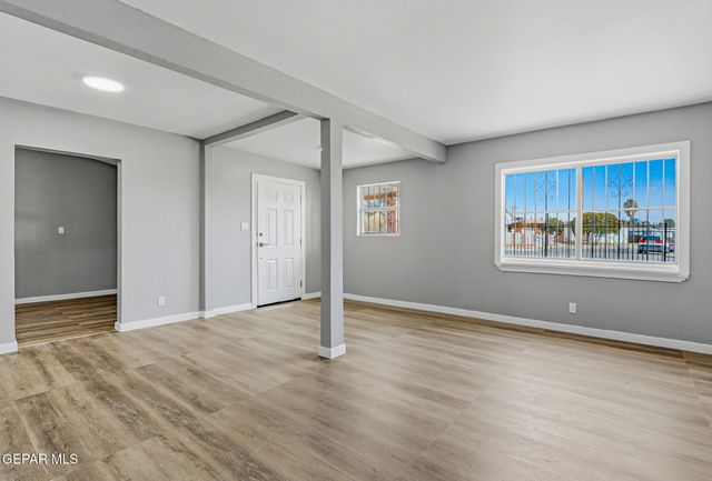 1051 SAINT JOHNS Drive, El Paso, TX 79903