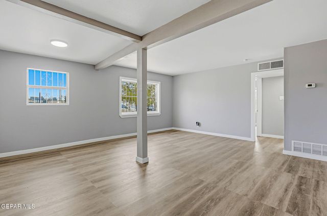 1051 SAINT JOHNS Drive, El Paso, TX 79903