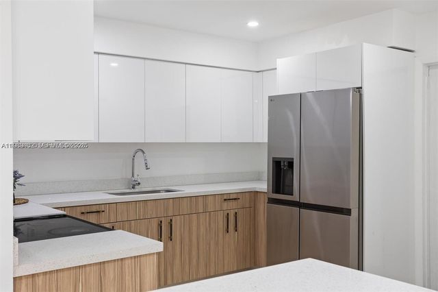 70 NE 186th Ter, Miami, FL 33179