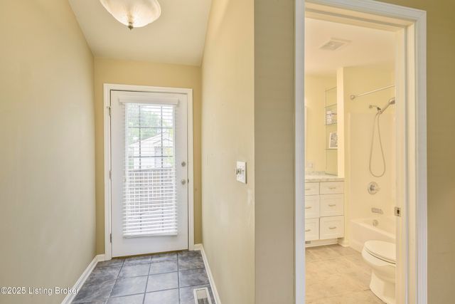 2804 Gleeson Ln, Louisville, KY 40299