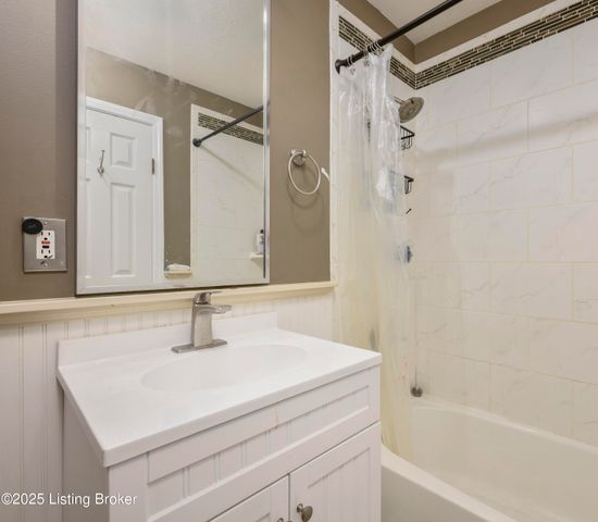 2804 Gleeson Ln, Louisville, KY 40299