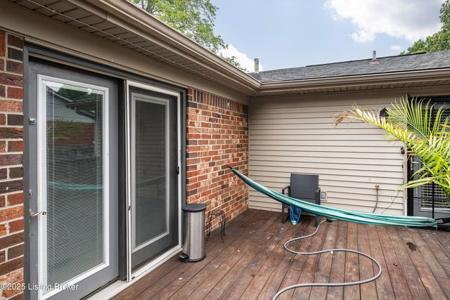 2804 Gleeson Ln, Louisville, KY 40299