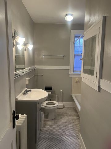 176 Market Street 201, Lexington, KY 40507