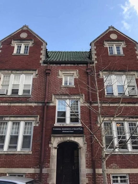 176 Market Street 201, Lexington, KY 40507