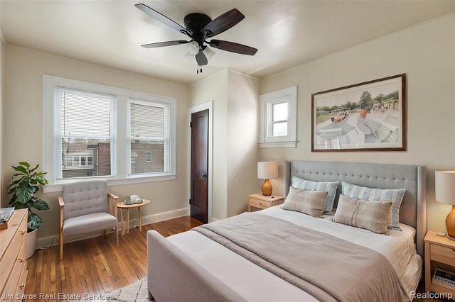 1405 Lakepointe Street, Grosse Pointe Park, MI 48230