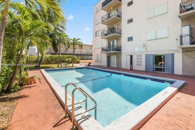3640 NW 9th St 302, Miami, FL 33125