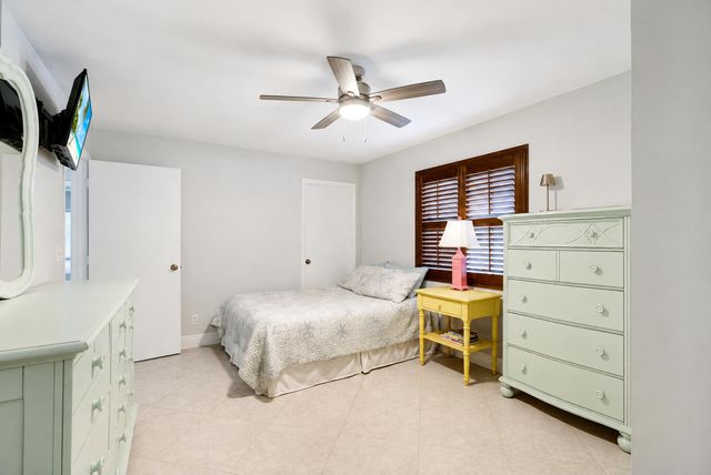 4270 NW 9th Street, Delray Beach, FL 33445
