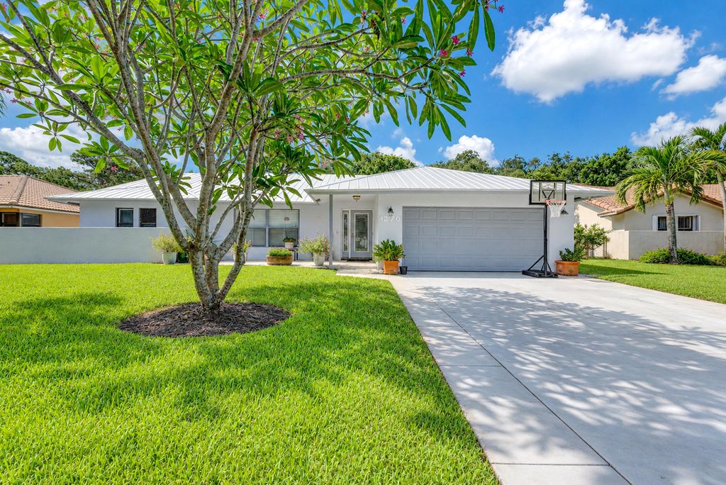 4270 NW 9th Street, Delray Beach, FL 33445