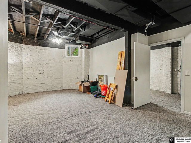 123 N 31 Avenue, Omaha, NE 68131
