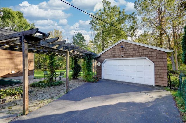 52 Legionnaire Drive, Irondequoit, NY 14617