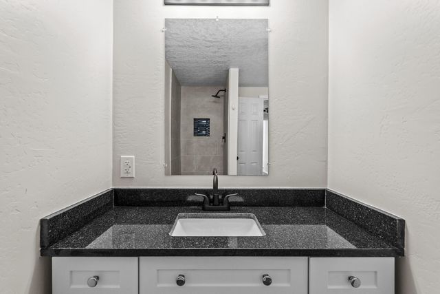 66 Coyote Loop, Moriarty, NM 87035